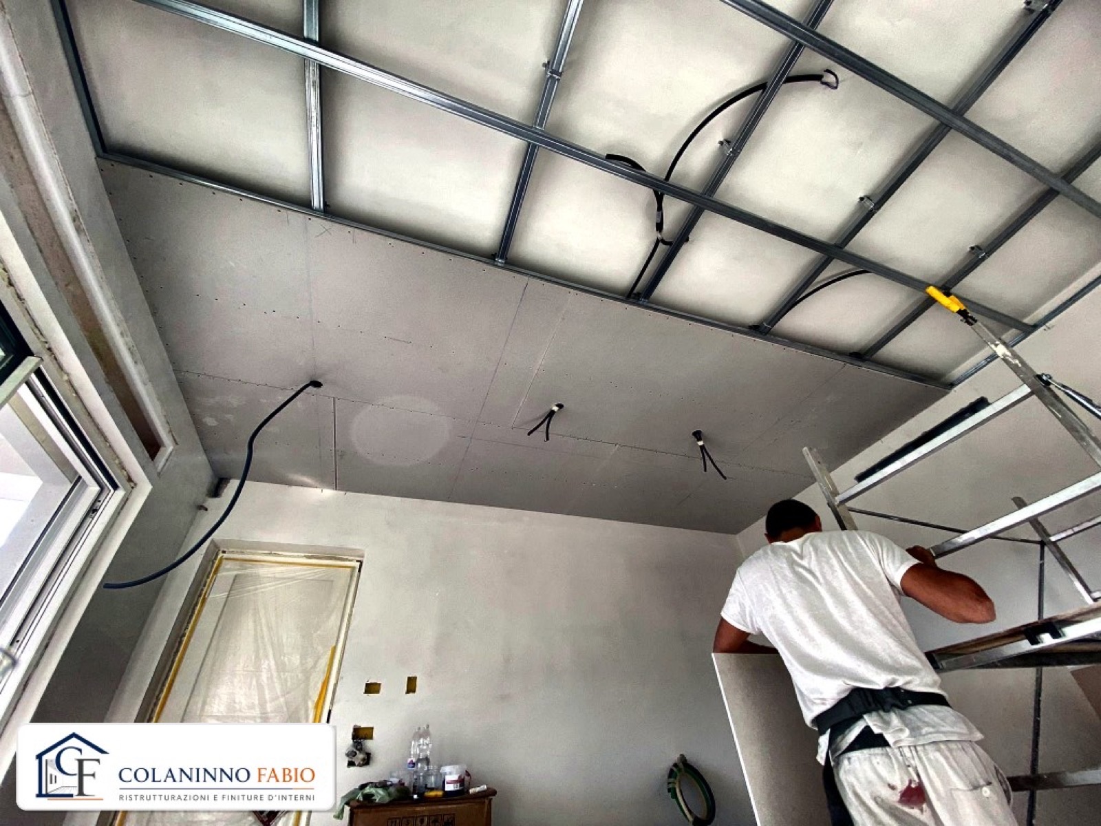 Posa cartongesso a soffitto in corso